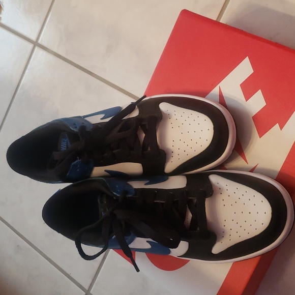 Nike Shoes - NIKE  NWOT  Woman's Sz 7 1/2